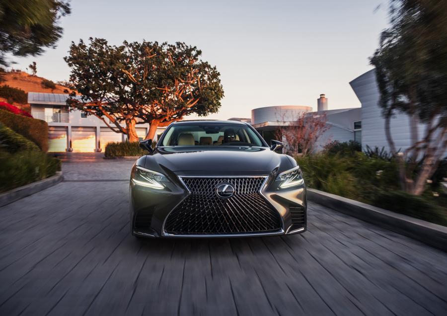  Lexus LS500 2017 года  (NA) (фото 14 из 67)